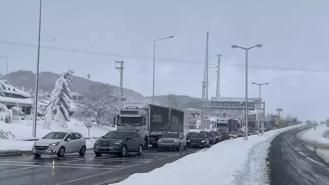 Bolu Dağı Geçişinde Ulaşım Yeniden Başladı