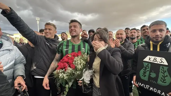 Kilis Belediyesporlu Futbolcu, Maç Sonunda Kız Arkadaşına Evlenme Teklif Etti