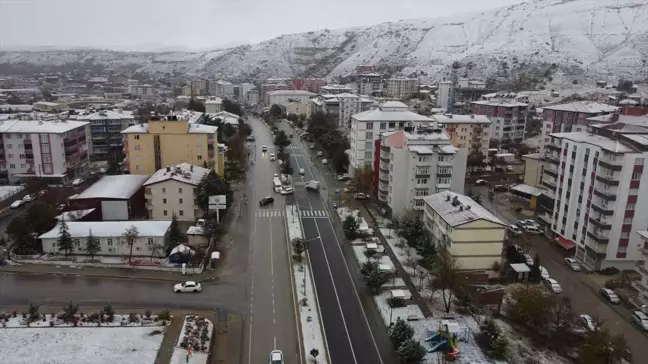 Darende'de Kar Yağışı Hayatı Olumsuz Etkiliyor