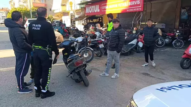 13 Yaşındaki Çocuk Motosiklet Kullanırken Yakalandı, Babasına Ceza Kesildi