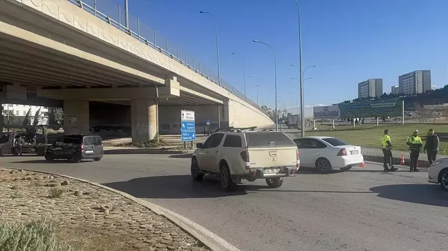 Kahramanmaraş'ta Fırtına Nedeniyle Kayseri Çevre Yolu Trafiğe Kapandı