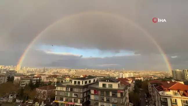 İstanbul Semalarında Gökkuşağı Görsel Şölen Sunuyor