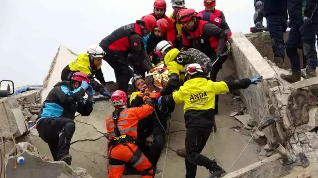 Bursa'da Gerçekleştirilen Deprem Tatbikatında 1000'den Fazla Personel ve 200 Araç Görev Aldı