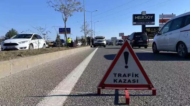 Diyarbakır'da Zincirleme Trafik Kazası: 5 Yaralı