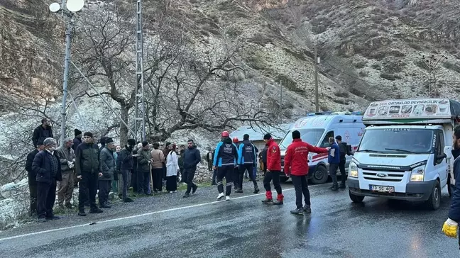 Hakkari'de Kayalıklardan Düşen Genç Hayatını Kaybetti