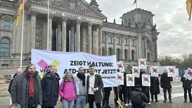 Almanya'da STK'lar, AfD'nin Yasaklanmasını Talep Ediyor