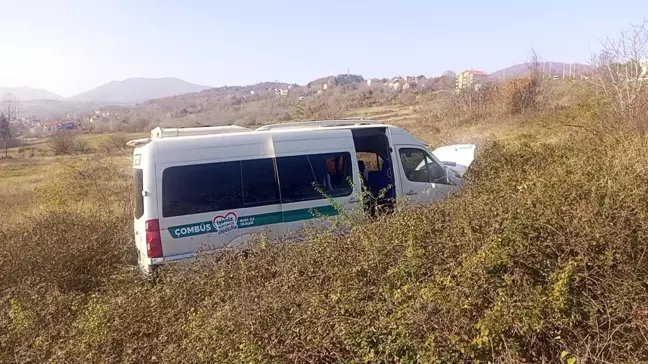 Zonguldak'ta Freni Boşalan Minibüs Ormana Uçtu