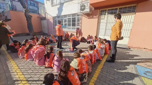 Agah Efendi İlkokulu'nda Öğrencilerden Doğa Dostu Proje