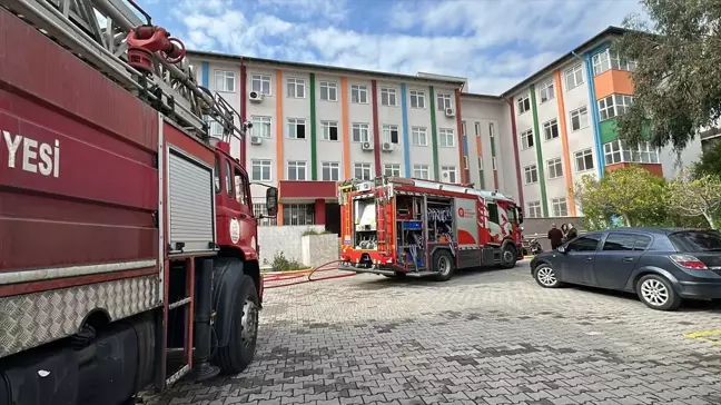 Alanya'da Lisede Elektrik Trafo Yangını