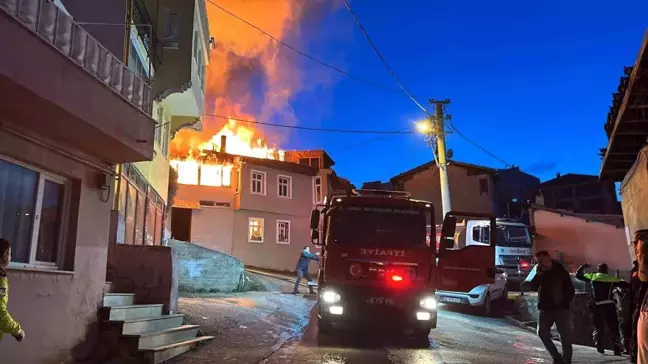 Mudanya'da Yangın, 3 Ev Kullanılamaz Hale Geldi