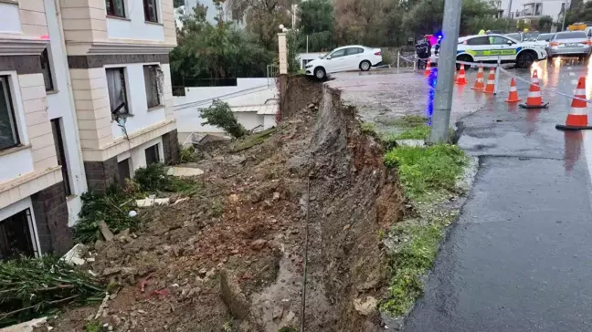 Bodrum'da Yağışlar Sebebiyle İstinat Duvarı Çöktü