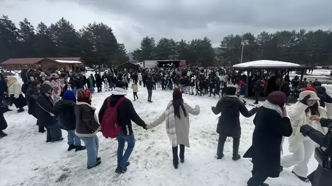 Bolu'da 14. Geleneksel Abant Hamsi Festivali Coşkuyla Gerçekleşti