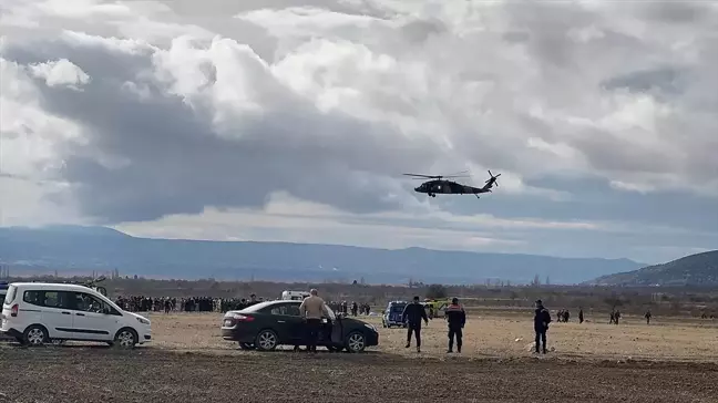 Isparta Valisi Abdullah Erin, eğitim uçuşu sırasında bir askeri helikopterin düştüğünü, 4 askerin şehit olduğunu bildirdi.