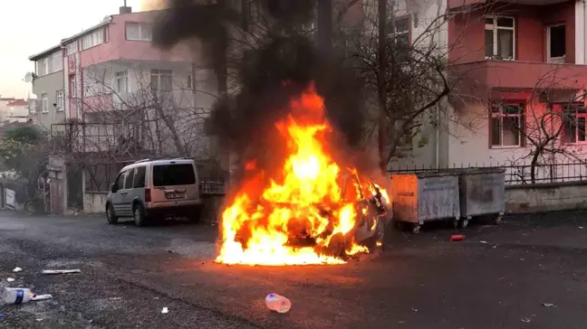 Tekirdağ'da LPG'li Otomobil Park Halinde Alev Aldı