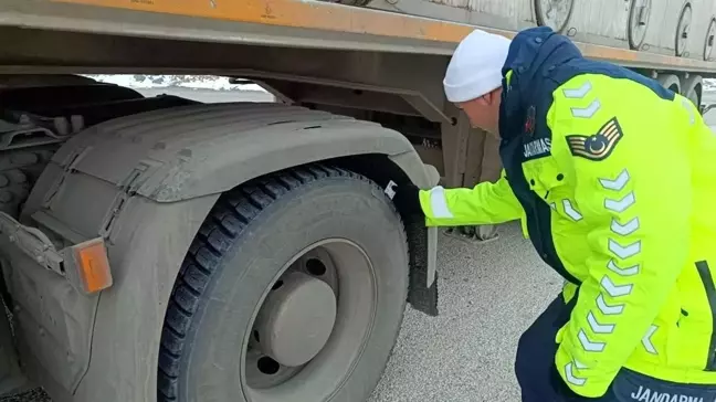 Erzincan'da Zorunlu Kış Lastiği Kontrolleri Başladı