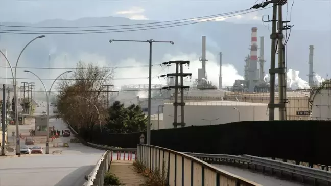 Tüpraş İzmit Rafinesi'nde Alevlenme Olayı Kontrol Altına Alındı