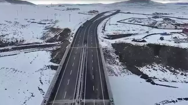 Ardahan'da 276 metre uzunluğundaki Kura Viyadüğü trafiğe açıldı