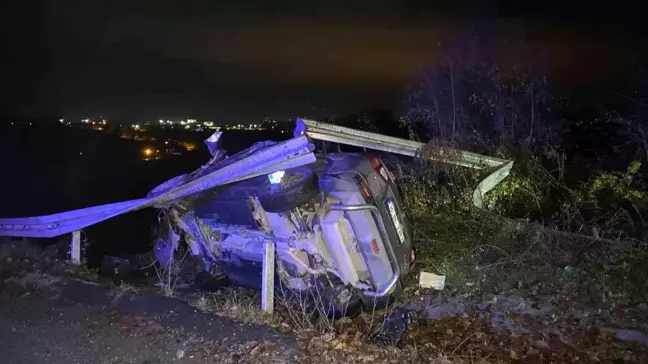 Hendek'te Kontrolden Çıkan Cip Yağmur Kanalına Devrildi