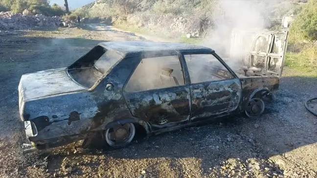 Çanakkale'de Seyir Halindeki Otomobilde Yangın Çıktı