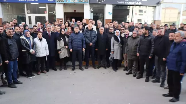 AK Parti Iğdır İl Başkanlığına molotofkokteyliyle saldırı kınandı