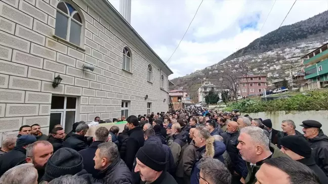 Hukuk Müşaviri Faruk Çakmak, Trabzon'da Toprağa Verildi