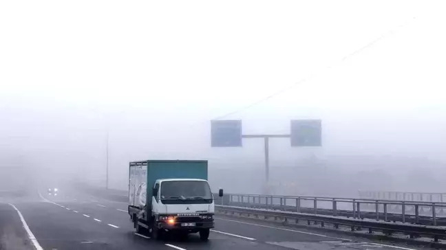 Tekirdağ Çorlu'da Yoğun Sis: Görüş Mesafesi 40 Metreye Düştü