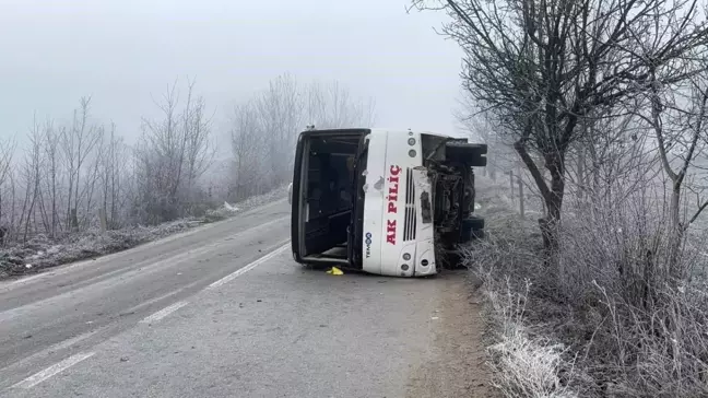 Bolu'da İşçi Servisi Buzlanma Nedeniyle Devrildi: 9 Yaralı