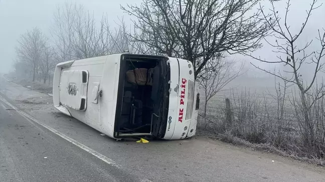 Bolu'da Midibüs Devrildi: 1 Ölü, 8 Yaralı