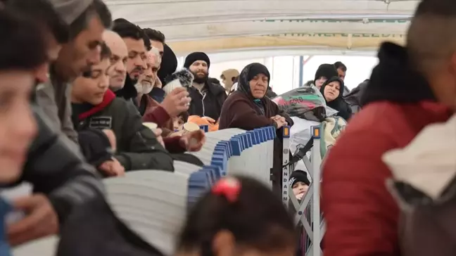 Suriyelilerin Türkiye'den Ülkelerine Dönüşleri Devam Ediyor