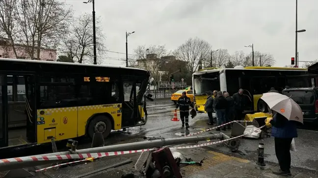 Fatih'te İETT Otobüsü Kazası: Kaldırıma Çıkan Otobüs Hasar Verdi