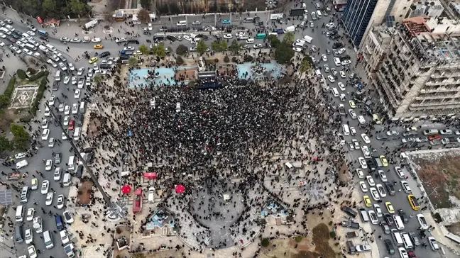 Halep'te Devrim Kutlaması: Büyük Konser Düzenlendi