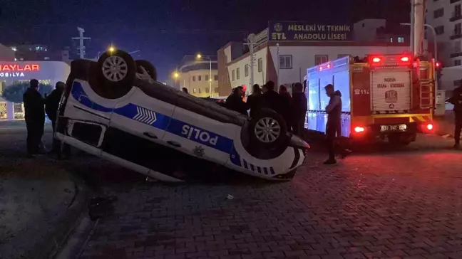 Mersin'de Polis Aracına Otomobil Çarptı