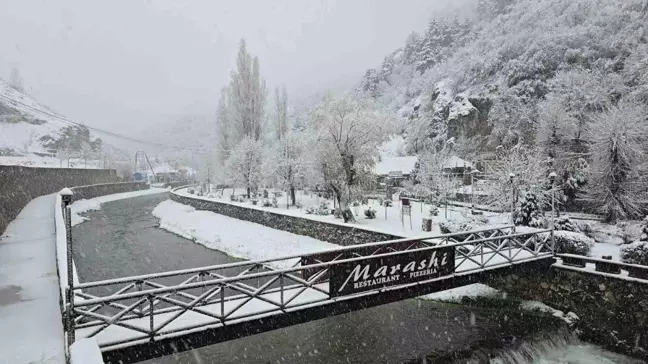 Kosova'nın Prizren Kenti Karla Beyaza Büründü