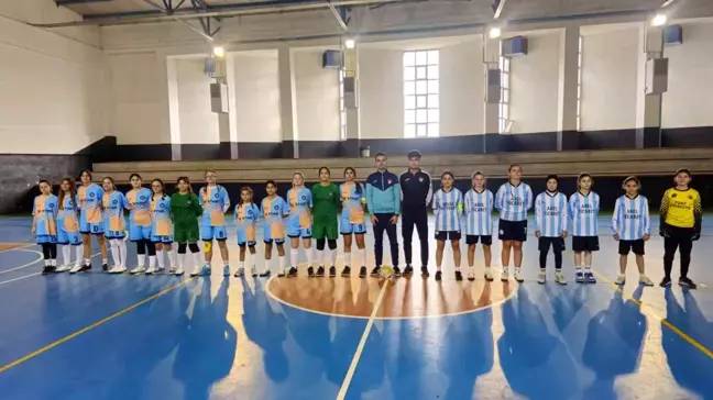 Bandırma'da Yıldız Futsal Müsabakaları Devam Ediyor