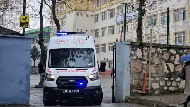 Bursa'da Okulda Yiyecek Tüketen 6 Öğrenci Hastaneye Kaldırıldı