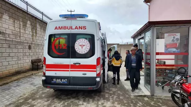 Burdur'da 43 Öğrenci Gıda Zehirlenmesi Şüphesiyle Hastaneye Kaldırıldı