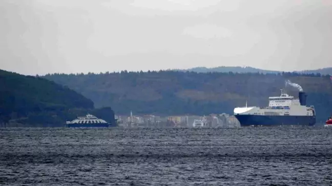 Çanakkale'de Olumsuz Hava Şartları Nedeniyle Feribot Seferleri İptal Edildi