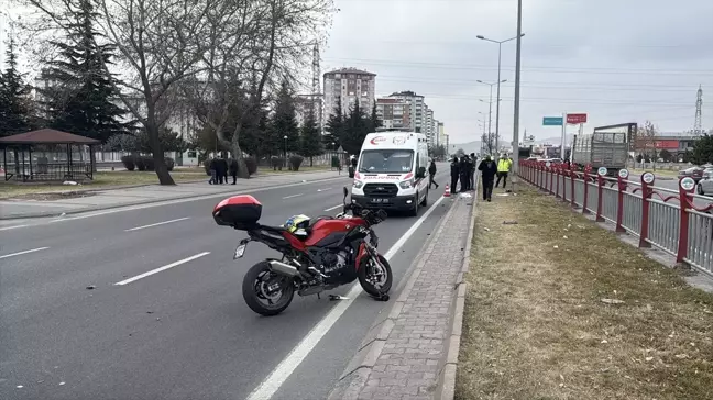 Kayseri'de Trafik Kazası: 2 Kişi Ağır Yaralandı