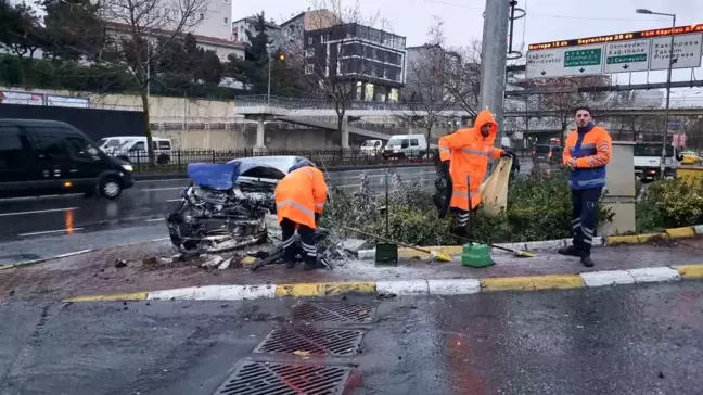 Şişli'de Kontrolden Çıkan Araçta Yangın: İki Yaralı