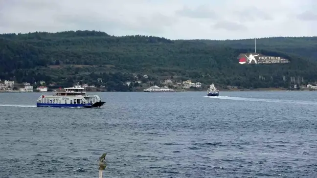 Gökçeada'da Poyraz Fırtınası Nedeniyle Feribot Seferleri İptal Edildi