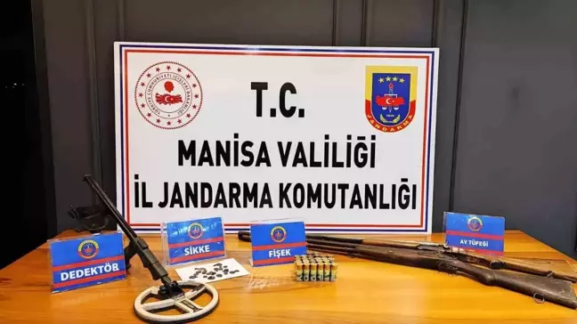 Manisa'da Doğu Roma Dönemine Ait 23 Sikke Ele Geçirildi