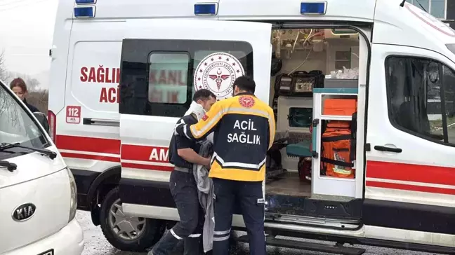 Sakarya'da Trafik Kazası: 3 Yaralı