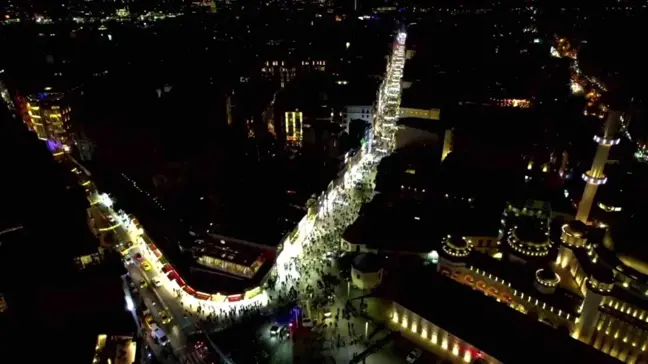 Taksim Meydanı ve İstiklal Caddesi'nde Yılbaşı Yoğunluğu