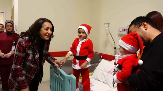 Burdur Valisi Yılbaşı Ziyaretleriyle Hastalara Moral Verdi