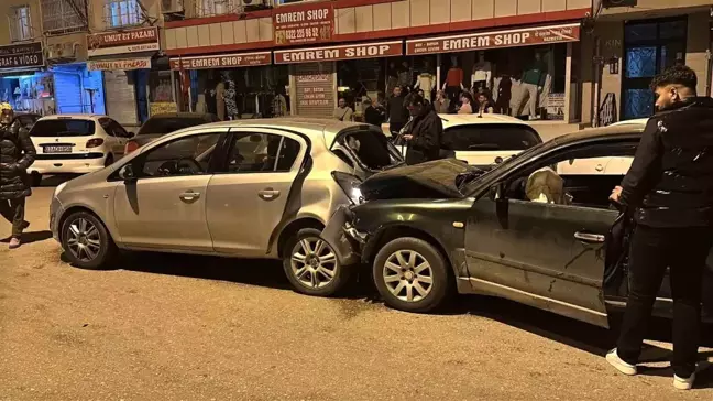 Adana'da Trafik Kazası: 3 Yaralı