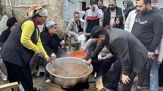 Ferdi Tayfur için Hürriyet Mahallesi'nde helva dağıtıldı