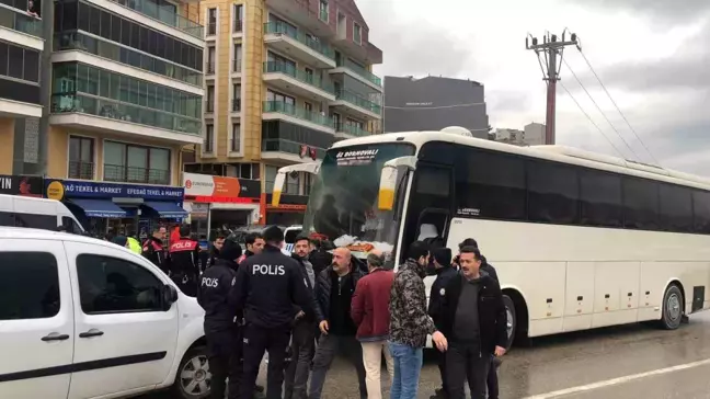 Bursa'da Galatasaray ve Göztepe Taraftarları Arasında Kavga: İki Yaralı