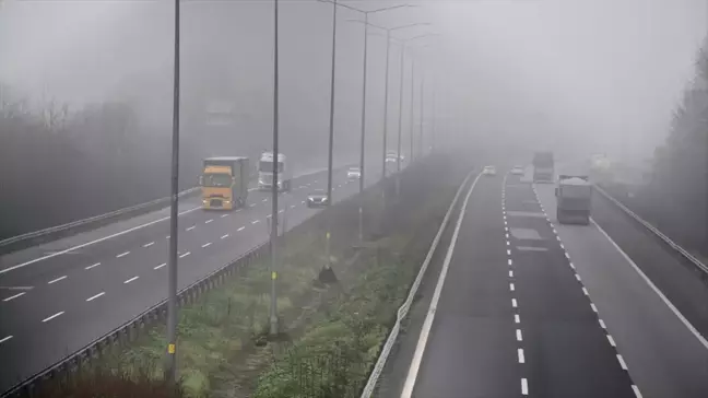 Bartın ve Düzce'de Sis Ulaşımı Olumsuz Etkiledi