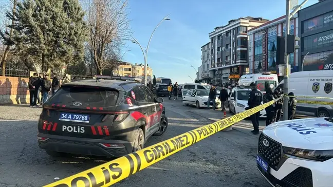 Sultangazi'de Polisin Dur İhtarına Uymayan Sürücünün Arabasında Kadın Cesedi Bulundu