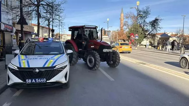 Sivas'ta Ehliyetsiz Traktör Sürücüsüne Ceza